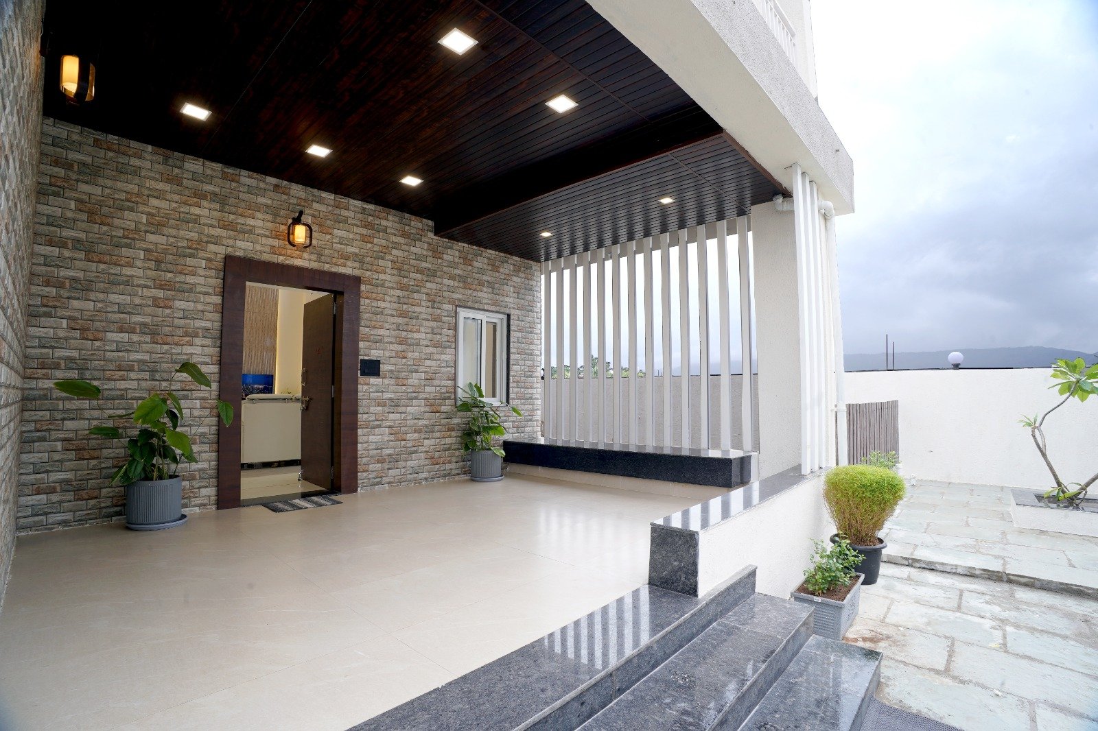 Living Room & Lobby